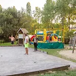 Parks La Comtesse - Nature & Douceur Landaise Entre Foret, Riviere Et Ocean Kamp alanı *